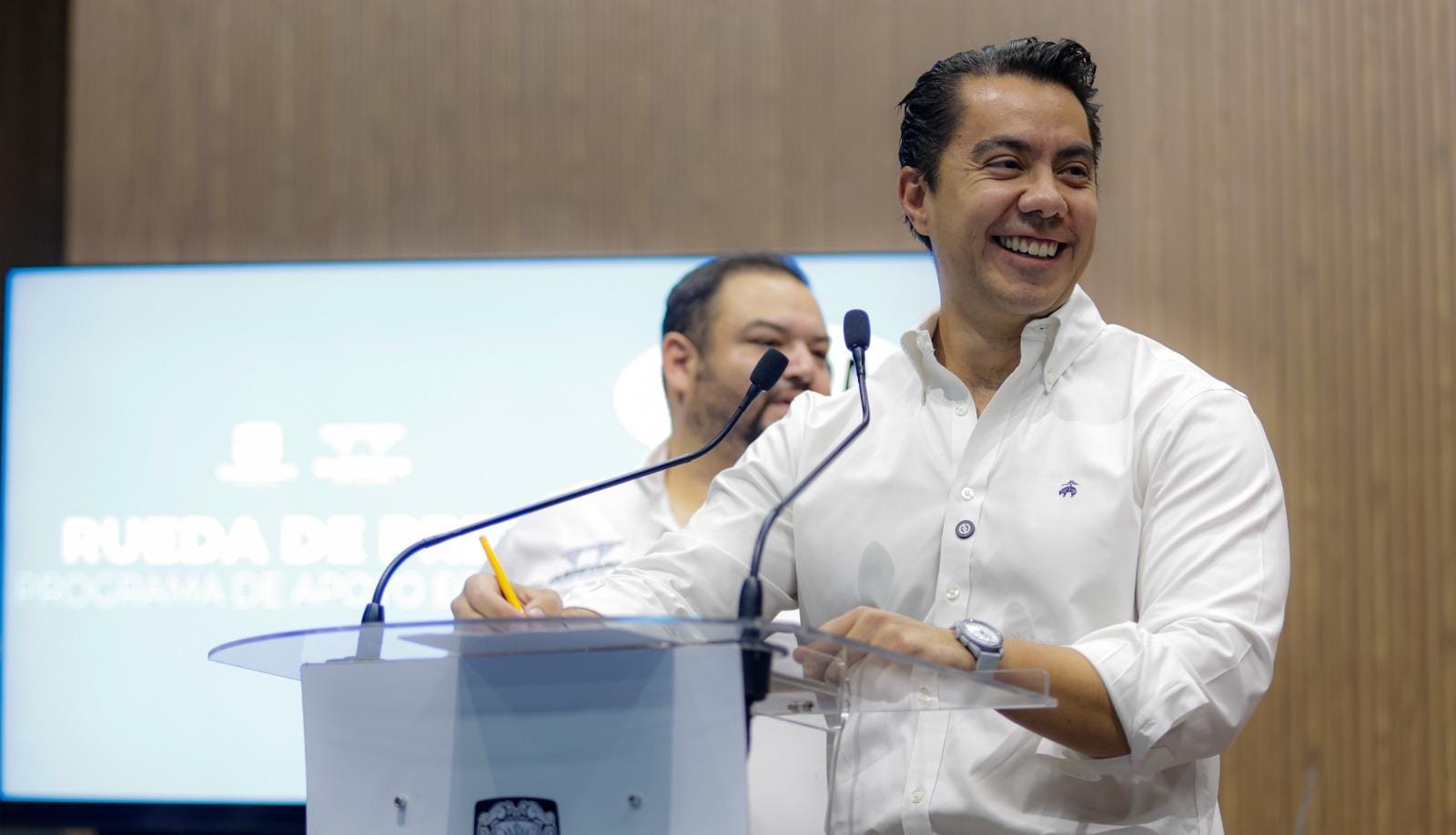 El Extra llega a quienes más lo necesitan, mes con mes: Felifer Macías