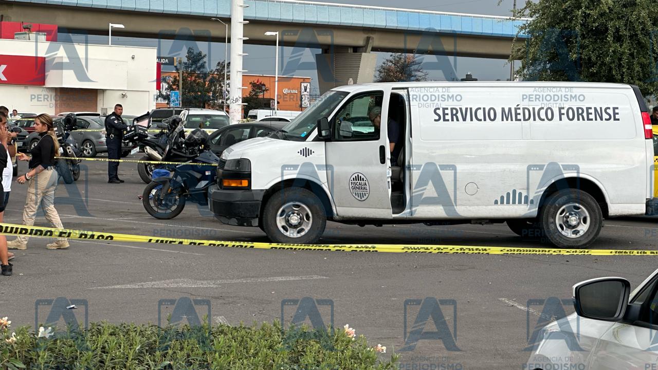 Muere viene viene en el estacionamiento de la Plaza Patio!