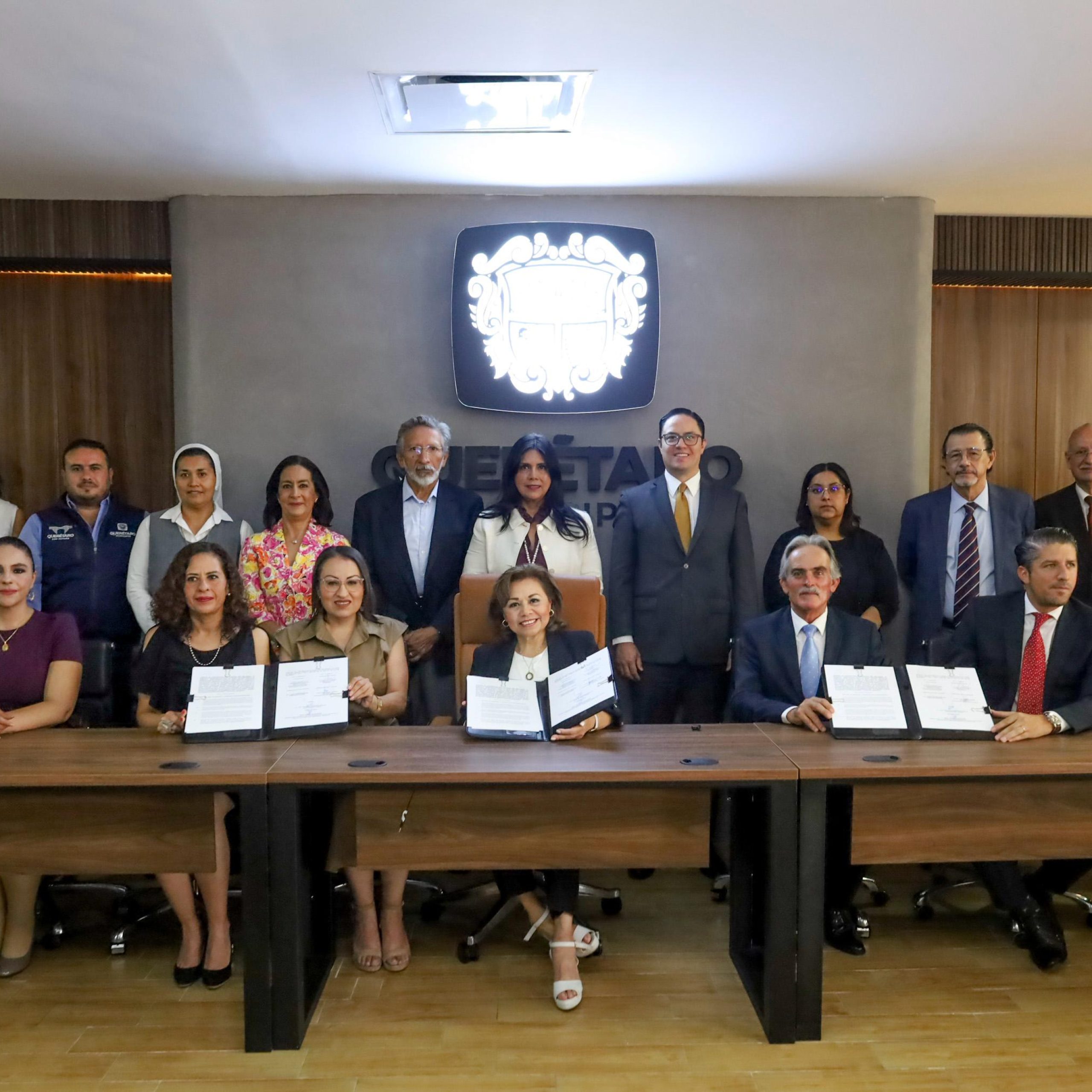 Firma Municipio de Querétaro convenio con el Consejo de Notarios para apoyar a asociaciones civiles y colonos