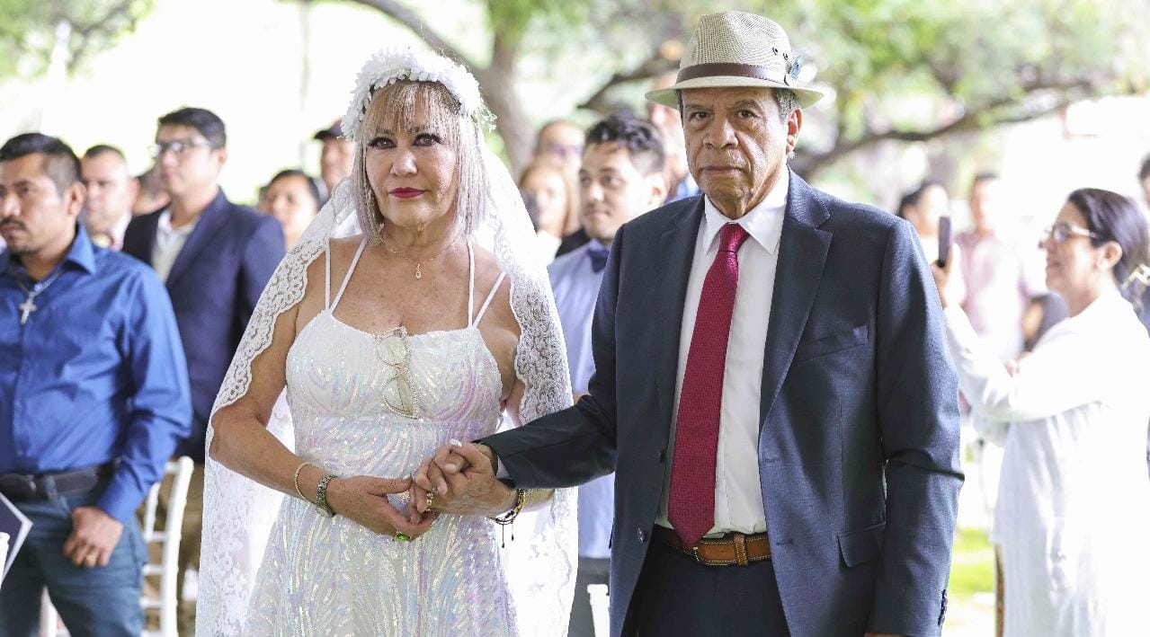 Chepe Guerrero atestigua el casamiento de 92 parejas en los Matrimonios Colectivos!