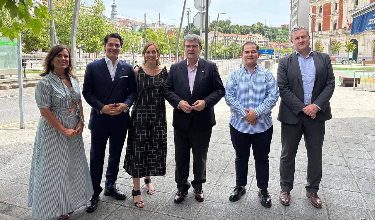 Encuentro estratégico entre el Municipio de Querétaro y el alcalde de Bilbao para fortalecer la cooperación internacional