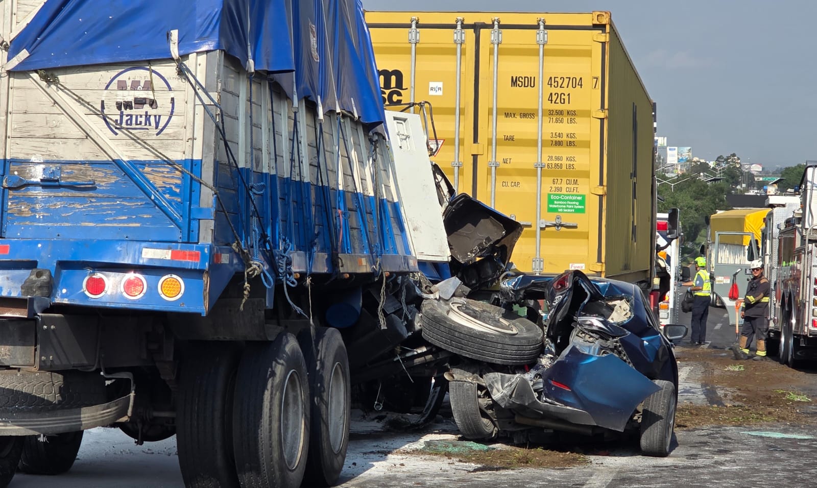 Fuerte carambola en la Carretera México Querétaro dejó un lesionado!
