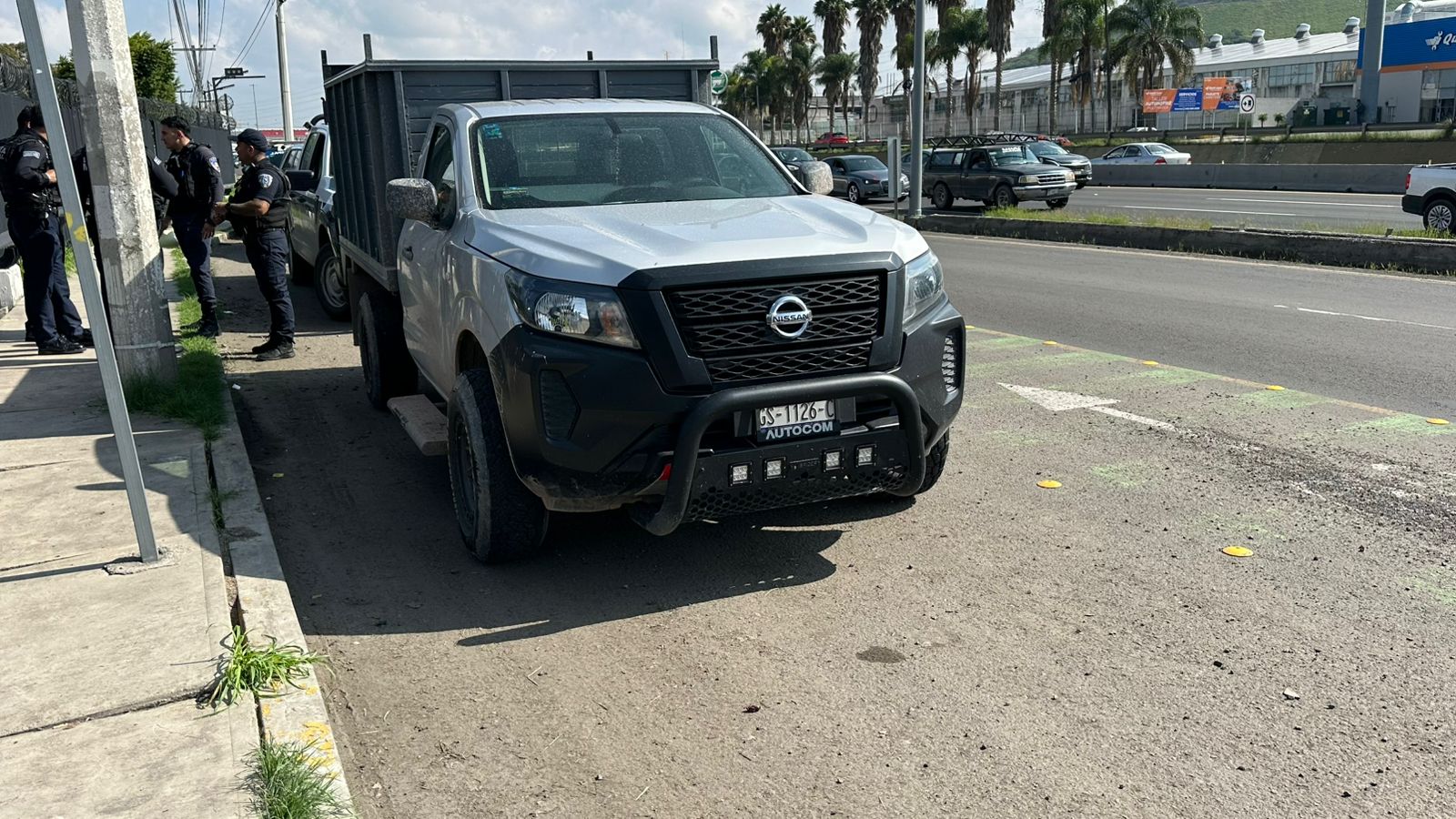 Persecución deja camioneta recuperada y un detenido en Avenida 5 de Febrero