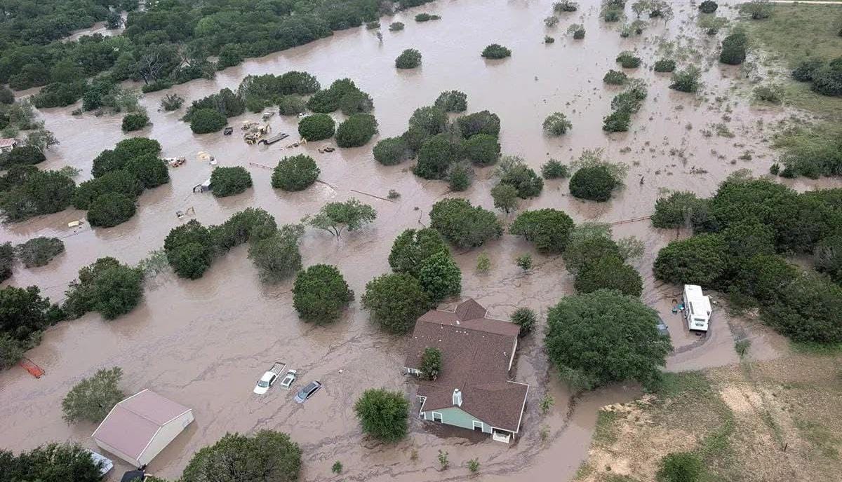 Buscan a queretano extraviado durante inundación en Texas!