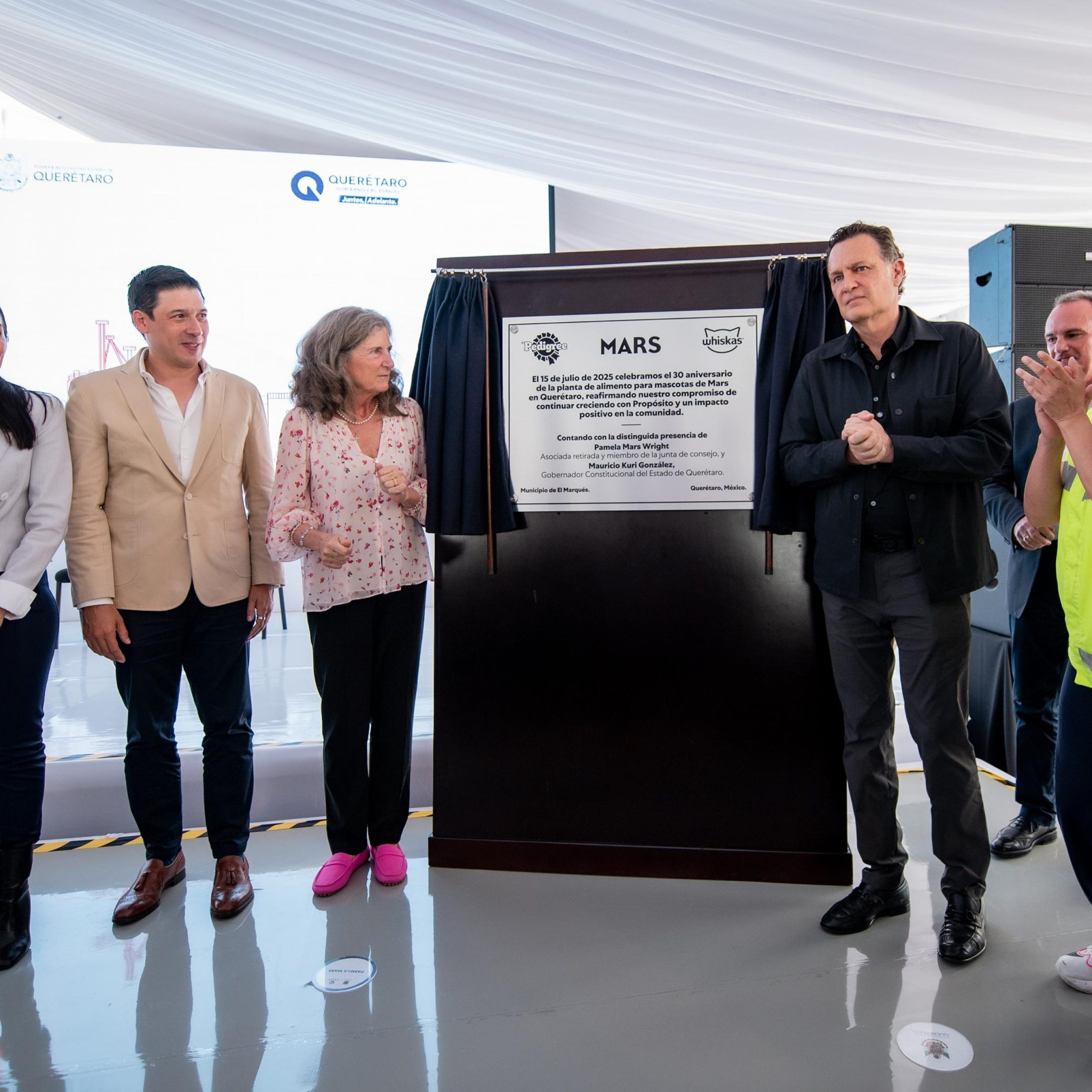 Rodrigo Monsalvo asiste a la celebración del 30 aniversario de Mars Incorporated en El Marqués