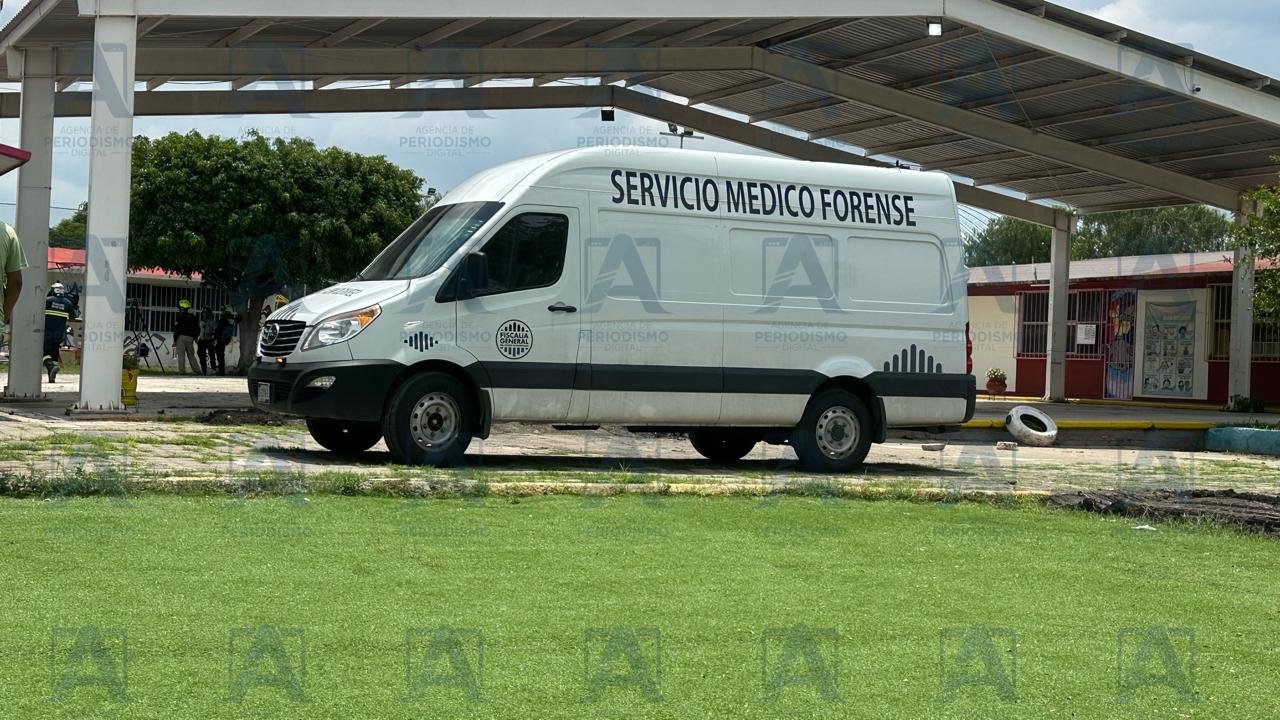 Barda colapsa y provoca muerte de albañil en jardín de niños en la Loma