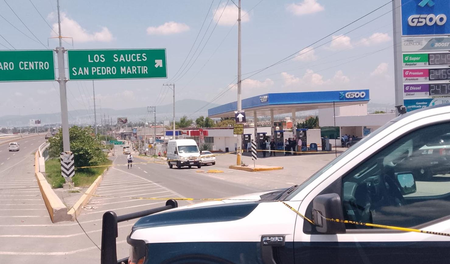 Muere persona en una gasolinera de la colonia Colinas de Santa Cruz!