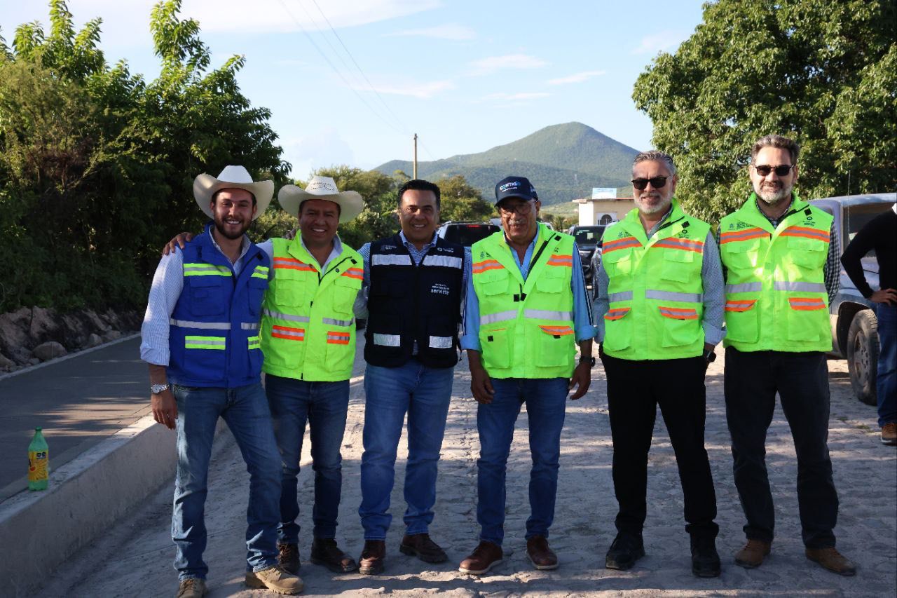 Supervisa titular de SEDESOQ obras de infraestructura social en Huimilpan
