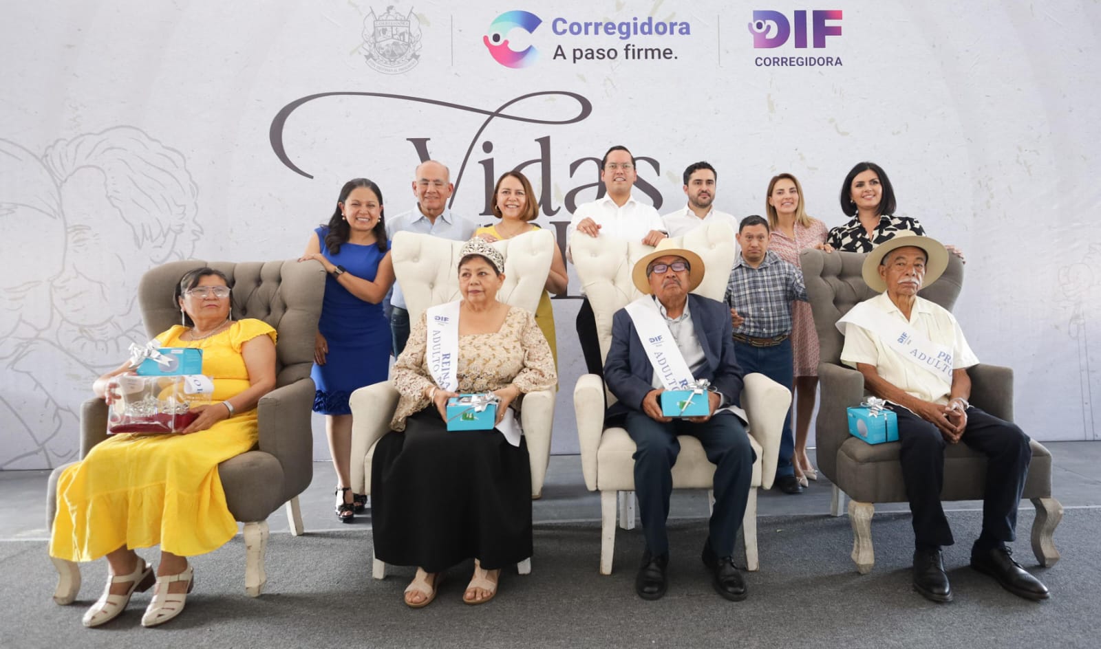 Chepe Guerrero y Gaby Trápala festejan a los adultos mayores de Corregidora por el Mes del Abuelo