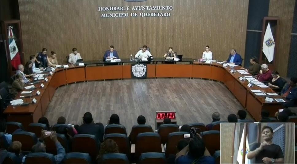 Morenistas votan en cabildo en contra de prohibir los narco corridos!
