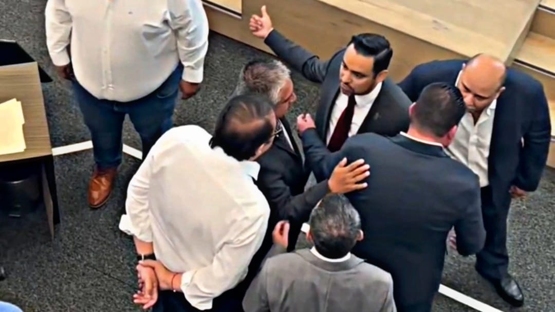 Enfrentamiento entre Homero Barrera y Guillermo Vega en el Congreso Local