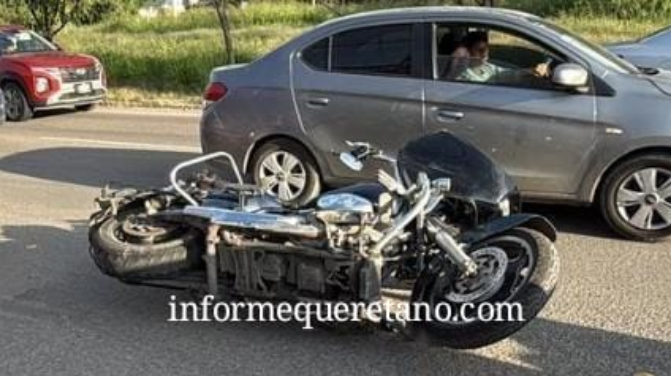 Hacen sándwich a biker en Prolongación Bernardo Quintana!