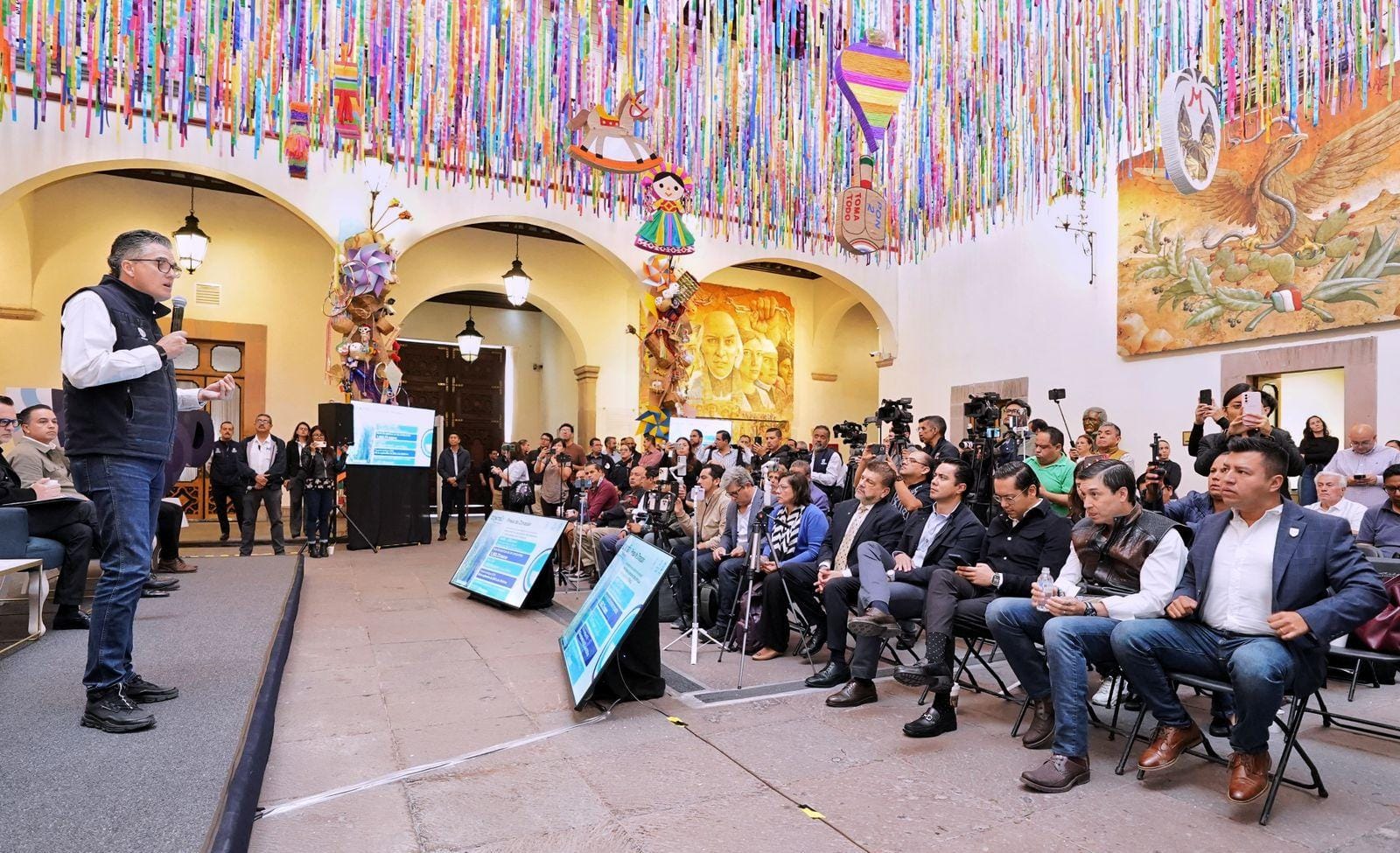 Refrenda Felifer Macías apoyo a las familias ante suspensión temporal del agua