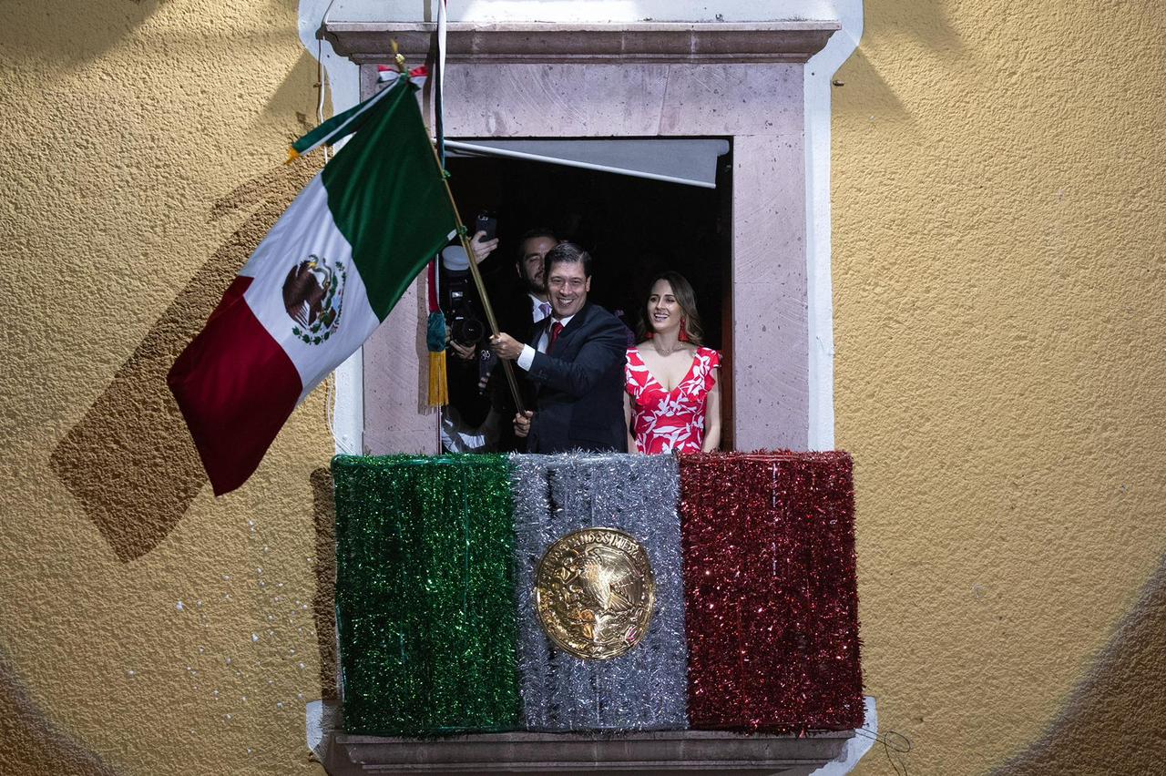 Rodrigo Monsalvo Castelán encabeza el Grito de Independencia en El Marqués