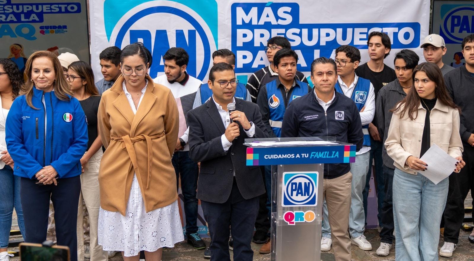 PAN y estudiantes de la UAQ denuncian recorte al presupuesto de la universidad!