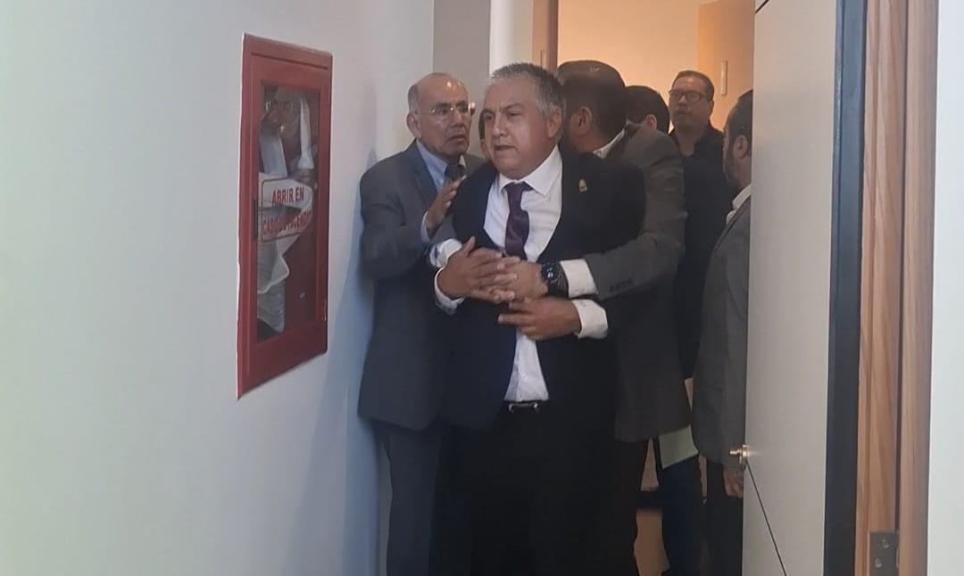 Bancadas del PAN y Morena intercambian acusaciones sobre incidente