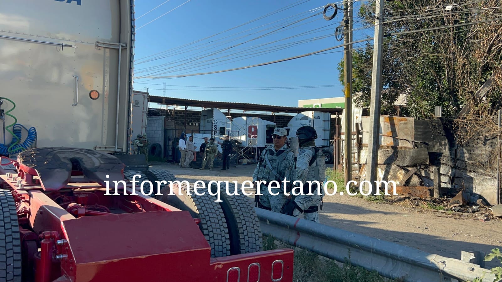 Dos detenidos tras cateo a taller donde almacenaban huachicol!