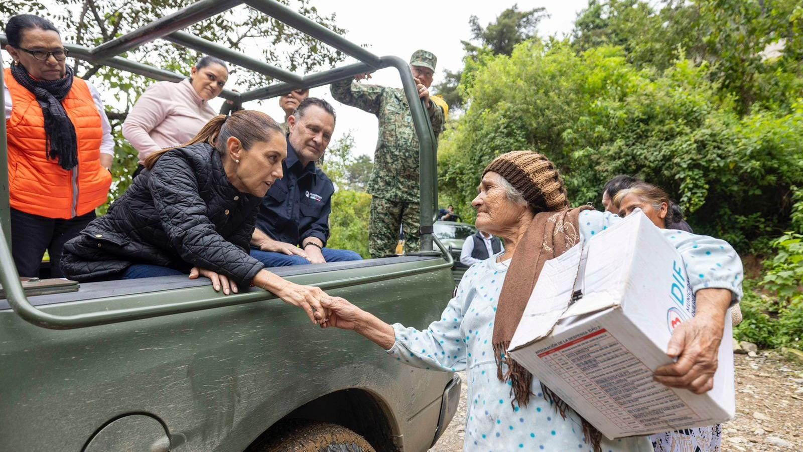Visita Presidenta de México zonas afectadas por lluvias en la Sierra Gorda