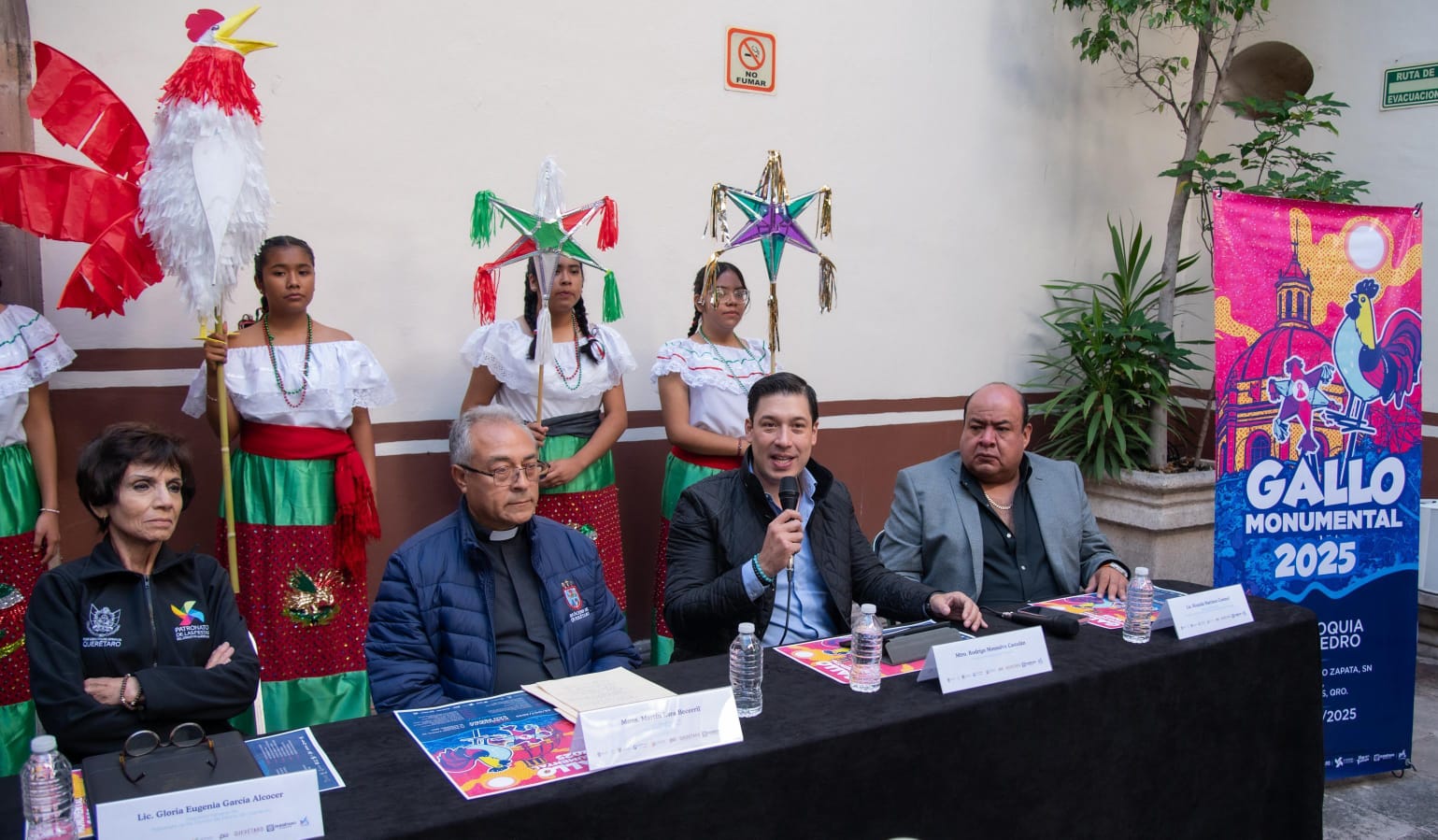 Presentan el “Gallo Monumental 2025”, tradición que une a Querétaro