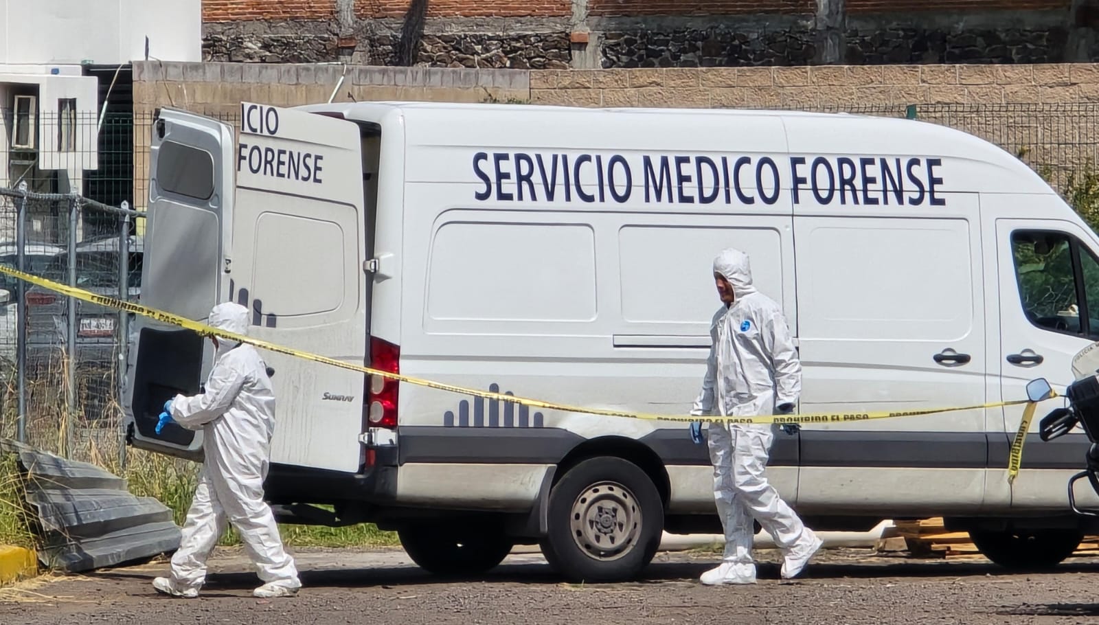 Localizan el cuerpo de un hombre sin vida en Plazas del Sol!