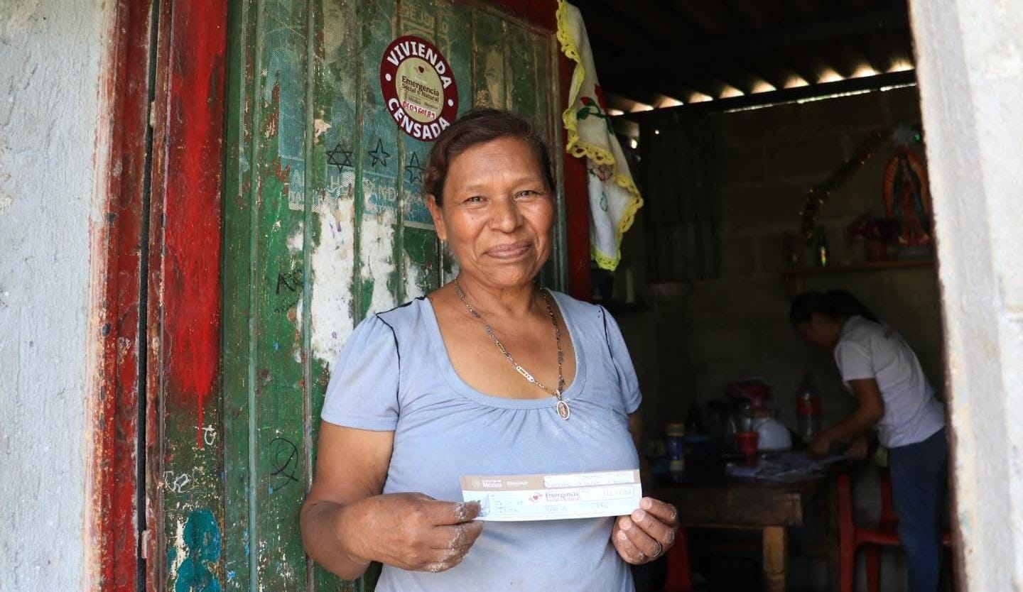 Inicia entrega de apoyos a familias afectadas por lluvias en la Sierra Gorda