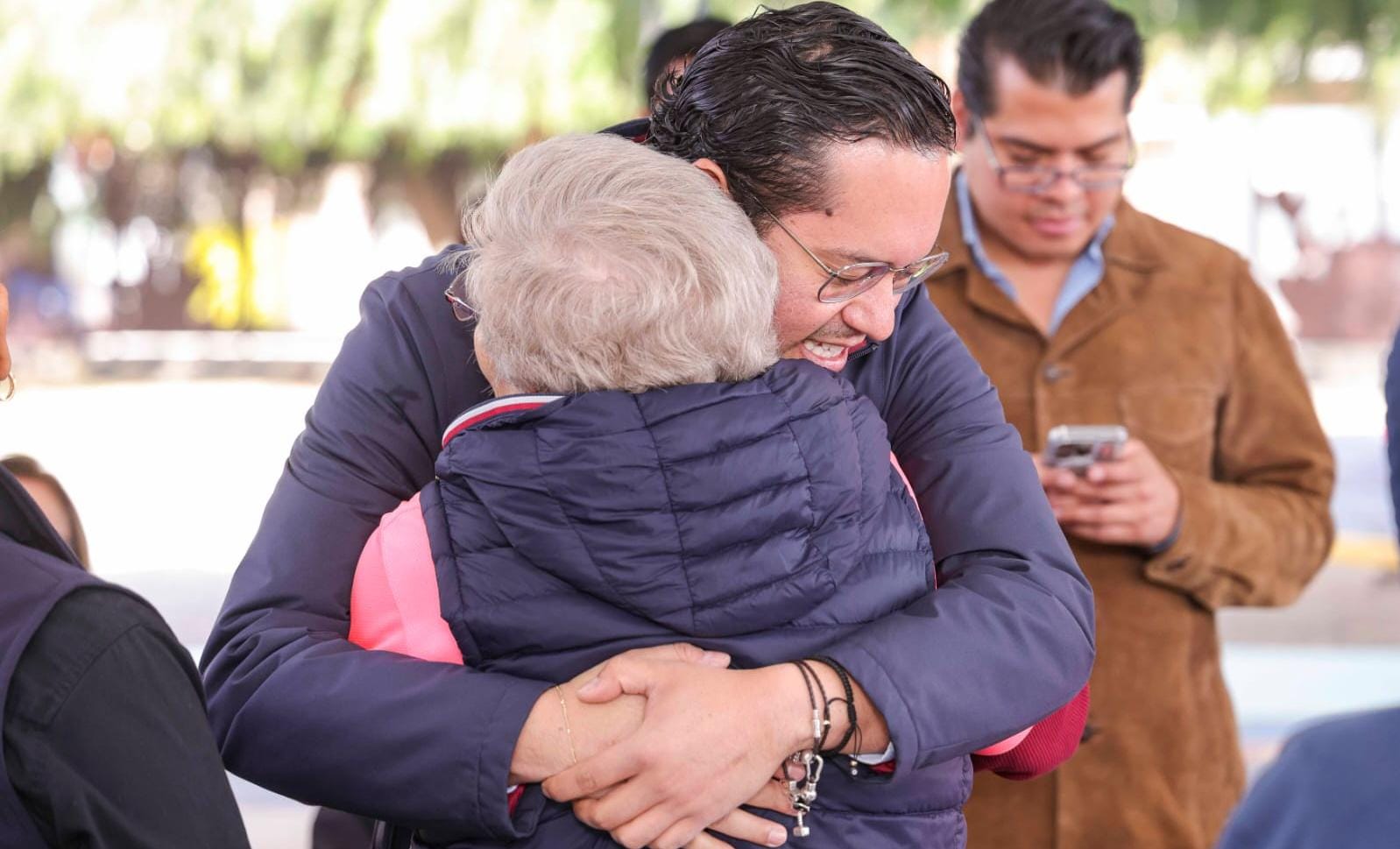 Chepe Guerrero convive con el grupo de adultos mayores del DIF Municipal “Gacelas”