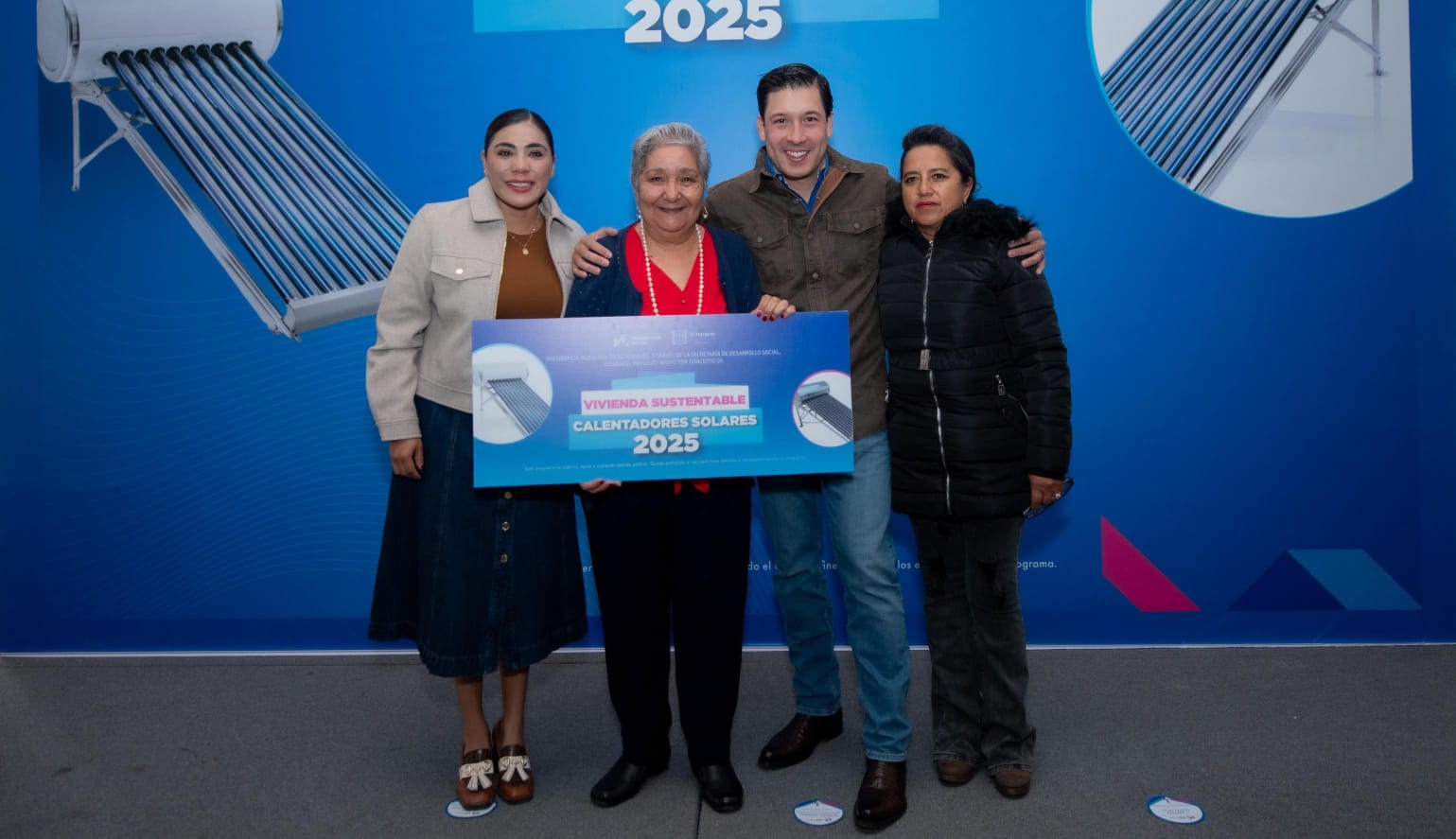 Cerca de 500 familias en el marqués son beneficiadas con calentadores solares