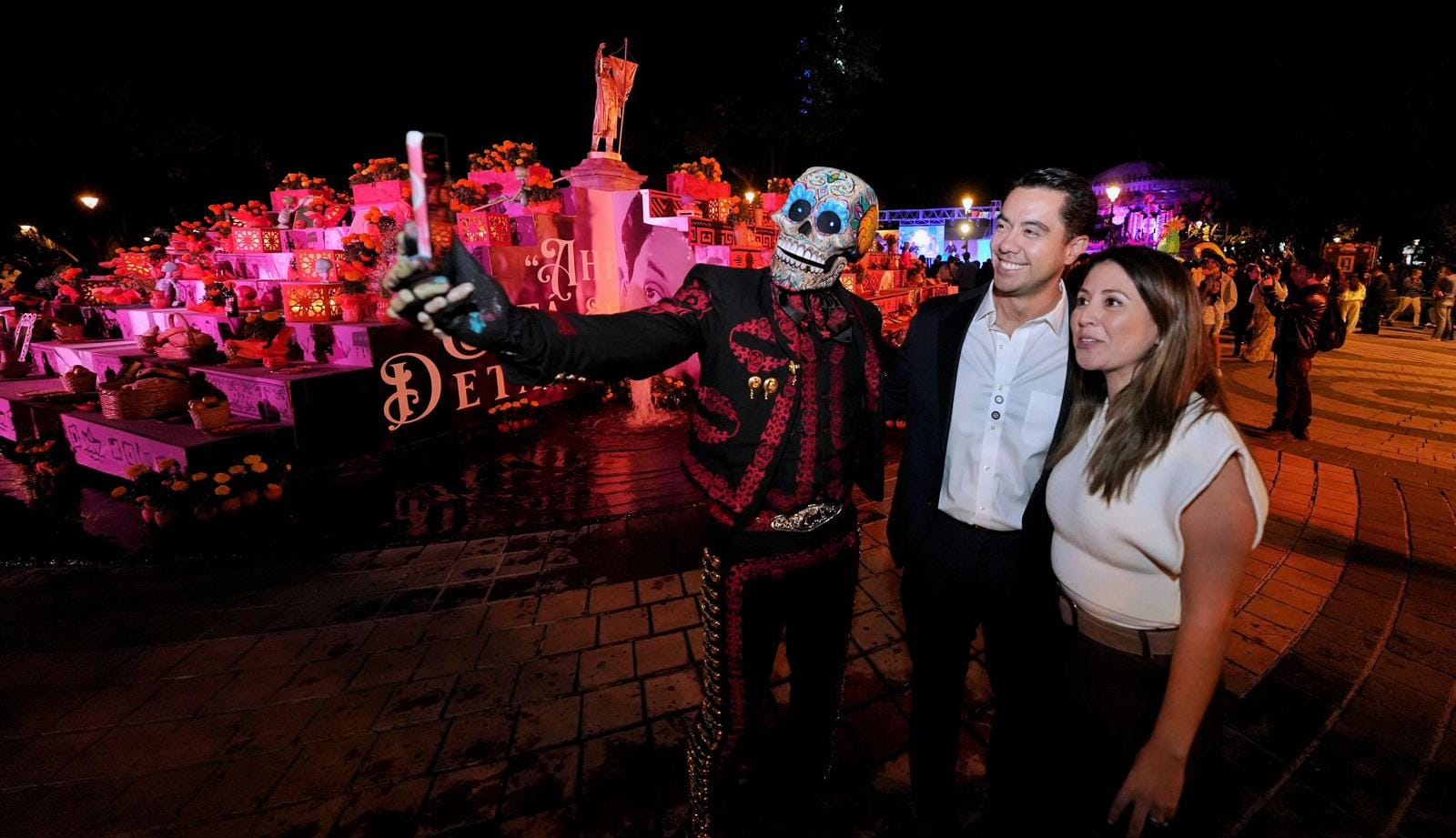 Acude Felifer Macías al Festival de Día de Muertos 2025 en la Alameda Hidalgo