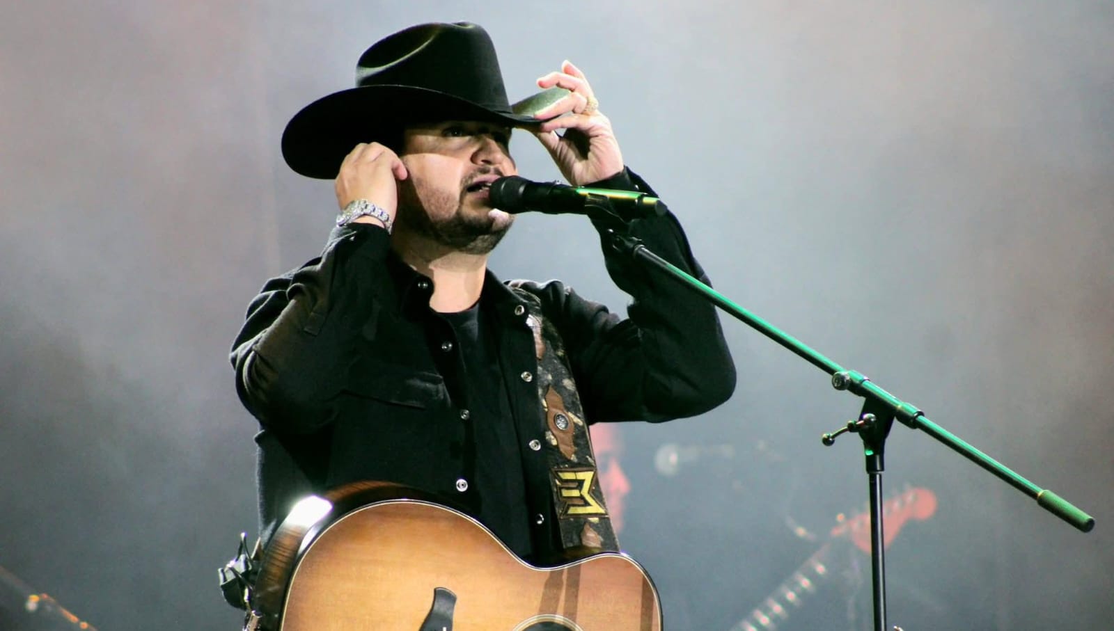 Edén Muñoz si se presentará en el Palenque de la Feria!