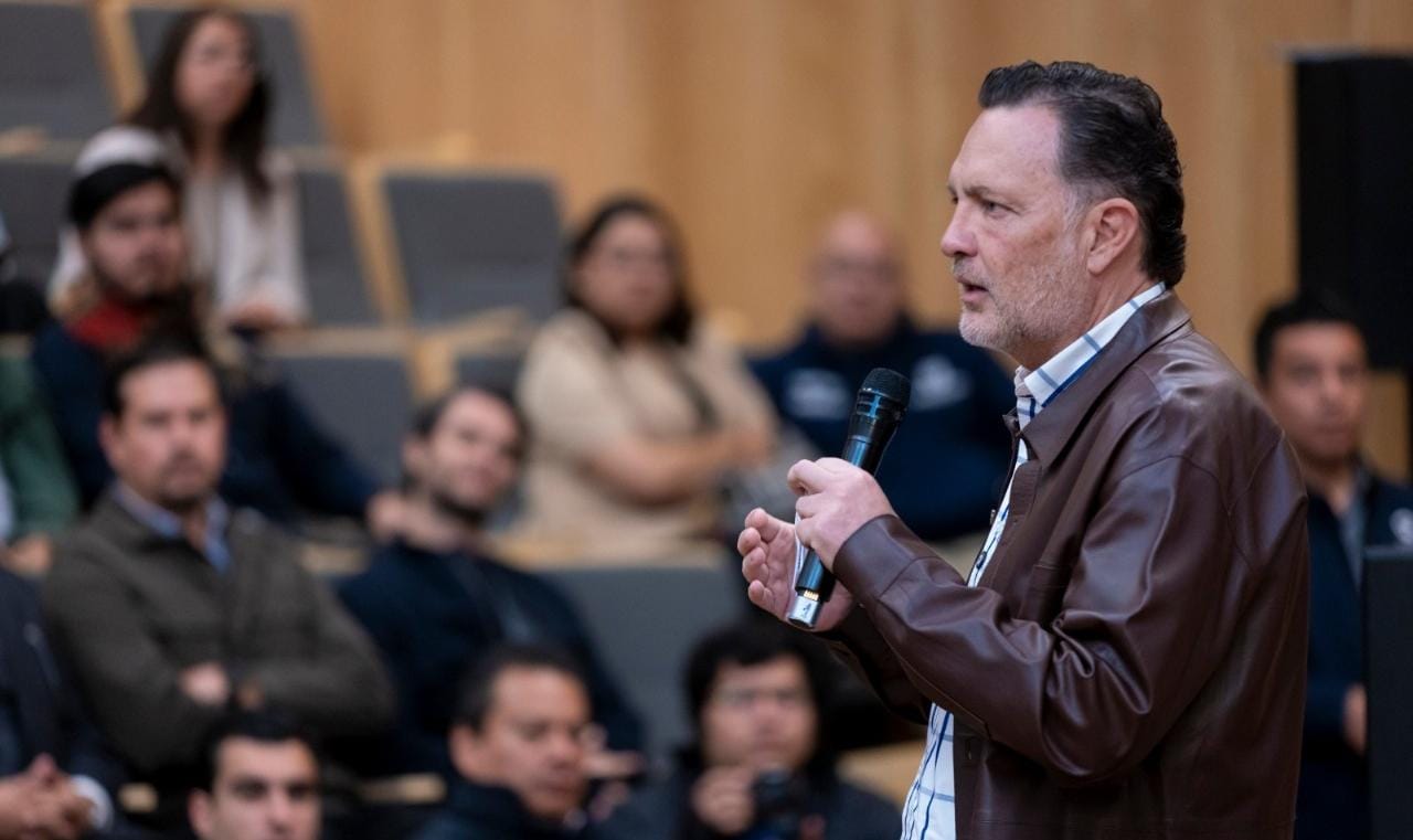 Reconoce Kuri que es viable que municipios administren servicio de agua