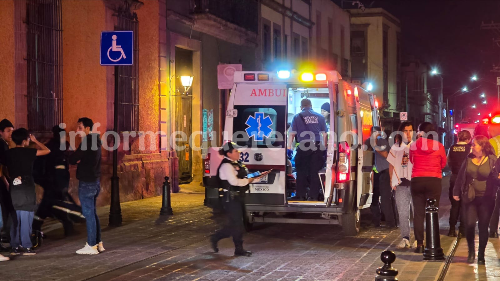 Menor cae en paro en la Academia de la Cultura del Snte!