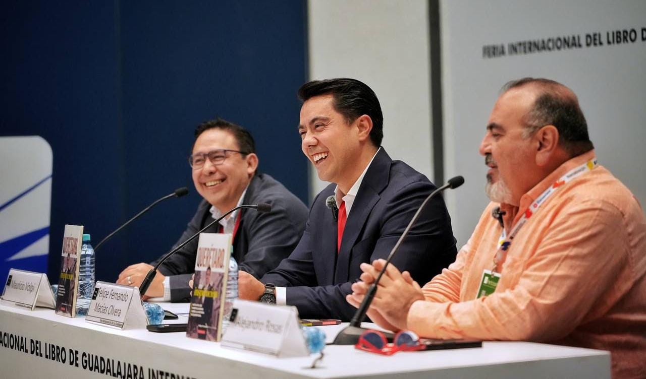 Presenta Felifer Macías el libro “Querétaro, mi inspiración” en la FIL de Guadalajara 2025