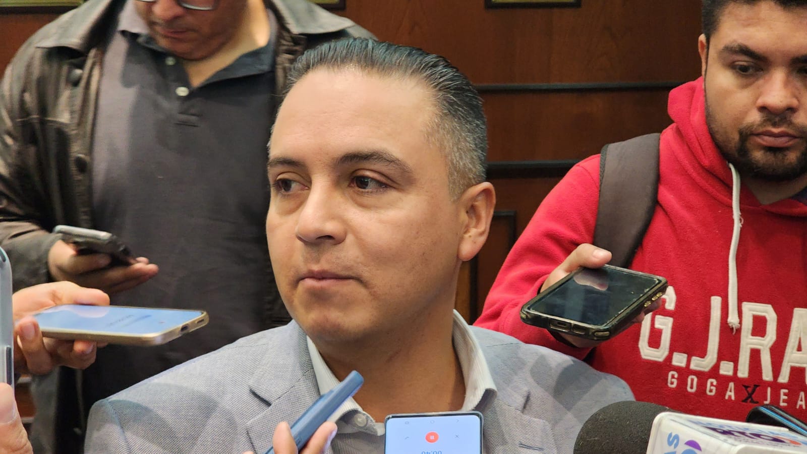 Trabajarán para regularizar venta de alcohol en Bernal