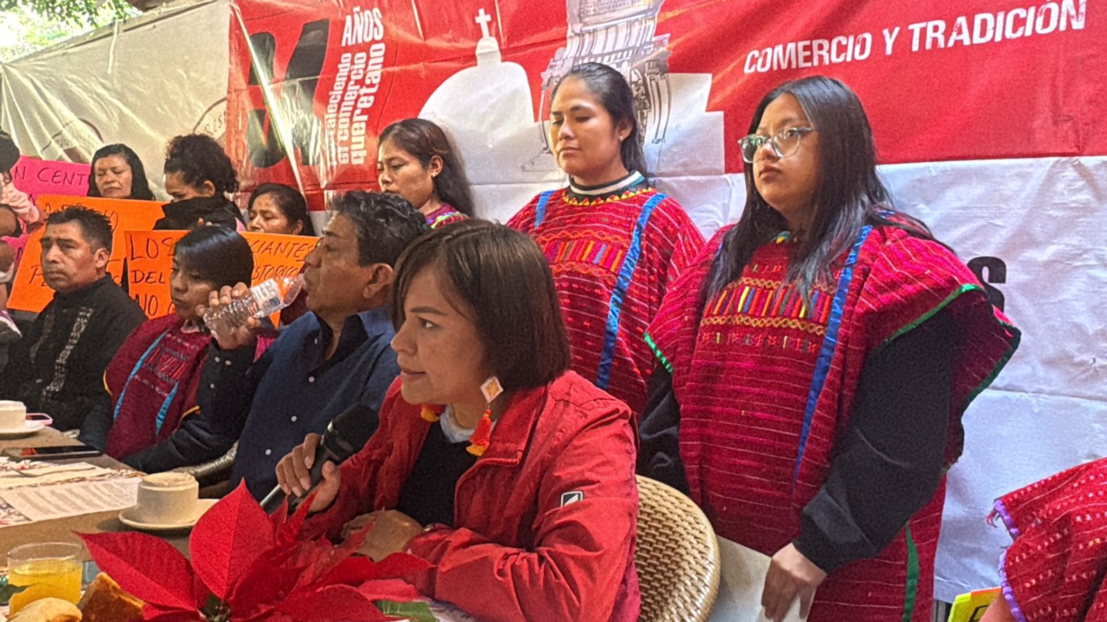 Comerciantes establecidos piden vetar del Centro a vendedores ambulantes de Paula Porfirio!
