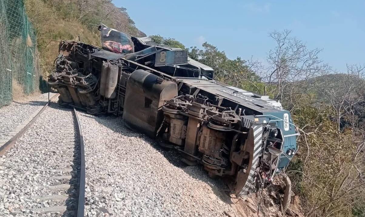13 muertos y 36 lesionados graves tras descarrilamiento del tren interoceanico!