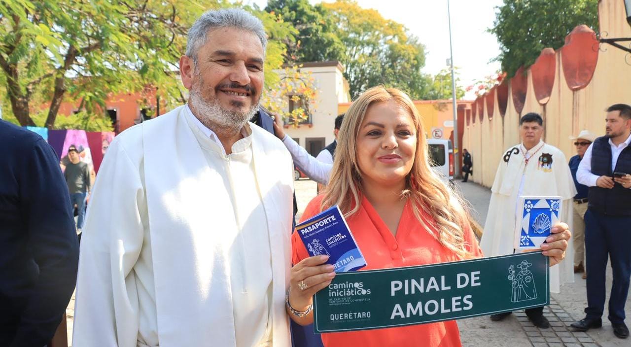 Entregan señaléticas a Pinal de Amoles de la ruta turística y espiritual