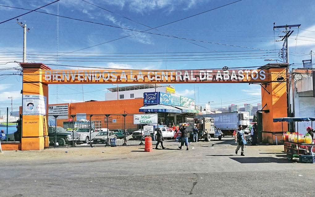Credencializarán a “diableros” de la Central de Abastos