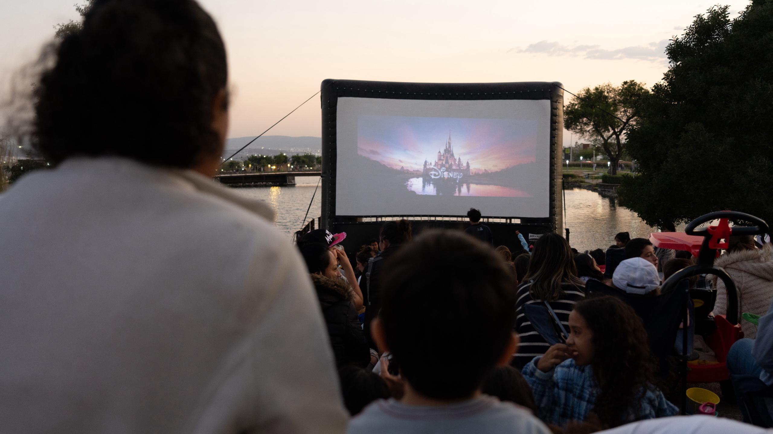 El Marqués fortalece la convivencia familiar con el programa “Cinejuve en tu Comunidad”