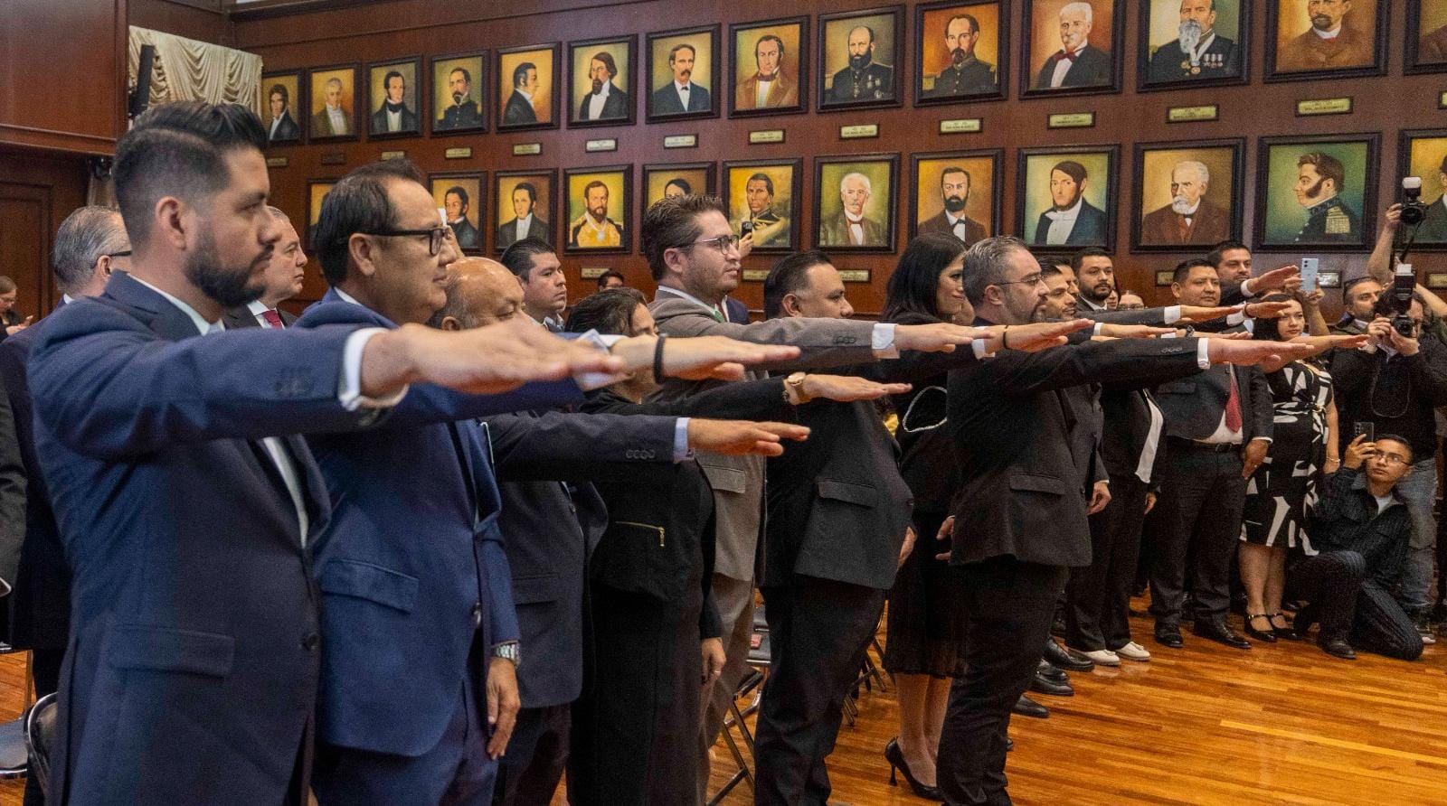 Mauricio Kuri toma protesta a nuevo Consejo Directivo del Colegio de Abogados Litigantes de Querétaro