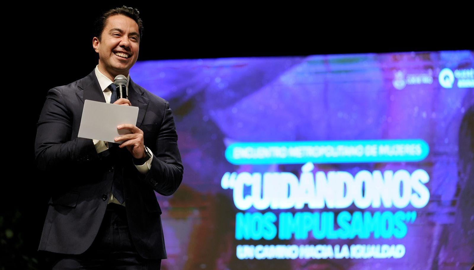 Asiste Felifer Macías al panel “Cuidándonos, Nos Impulsamos: Un camino hacia la igualdad” en Querétaro