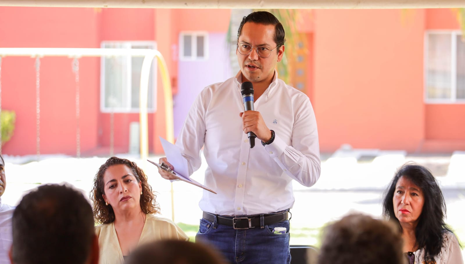 Chepe Guerrero se reúne con vecinos de “Villas de Camino Real”