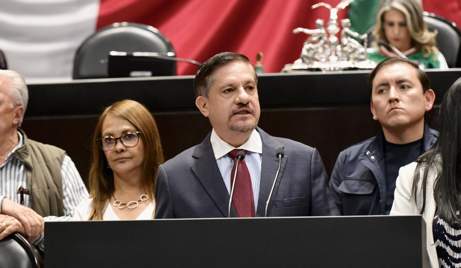 PROPONE LUIS HUMBERTO FERNÁNDEZ LEY PARA PROTGER A LA NIÑEZ Y ADOLESCENCIA DE ENTORNOS DIGITALES