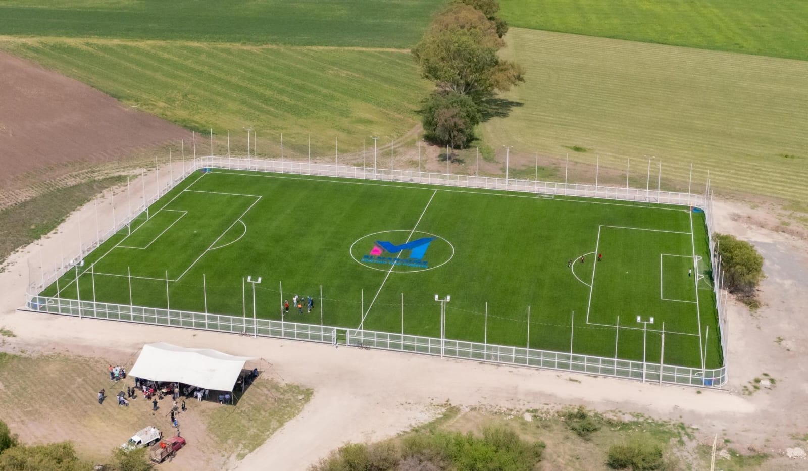 Rodrigo Monsalvo entrega la primera etapa de la Unidad Deportiva de la UAQ en Amazcala
