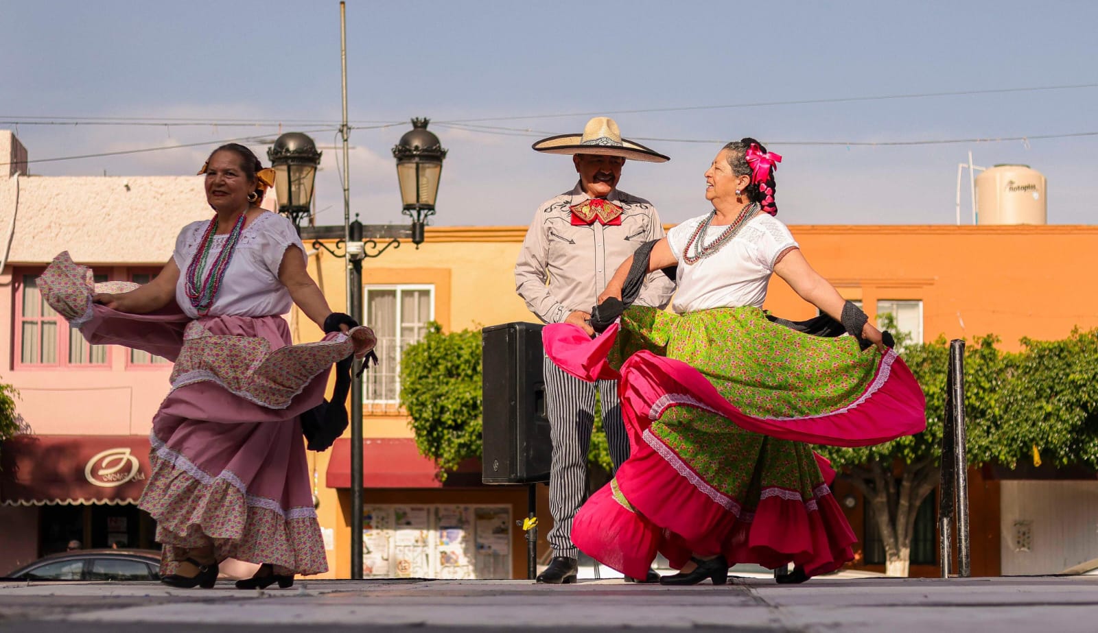 Corregidora celebra el Día Internacional de la Danza con gala artística en el Jardín de El Pueblito