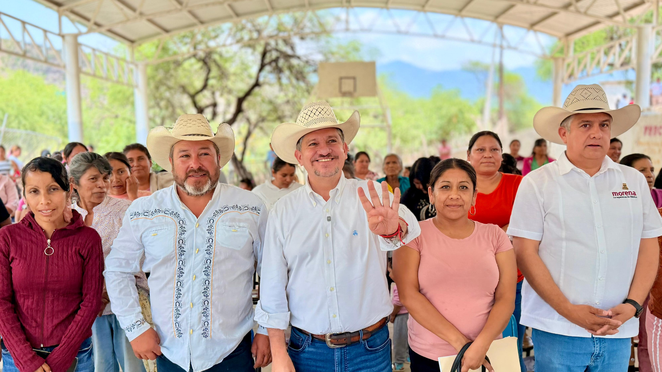 PROPONE LUIS HUMBERTO FERNÁNDEZ GARANTIZAR DERECHOS PARA LAS MUJERES