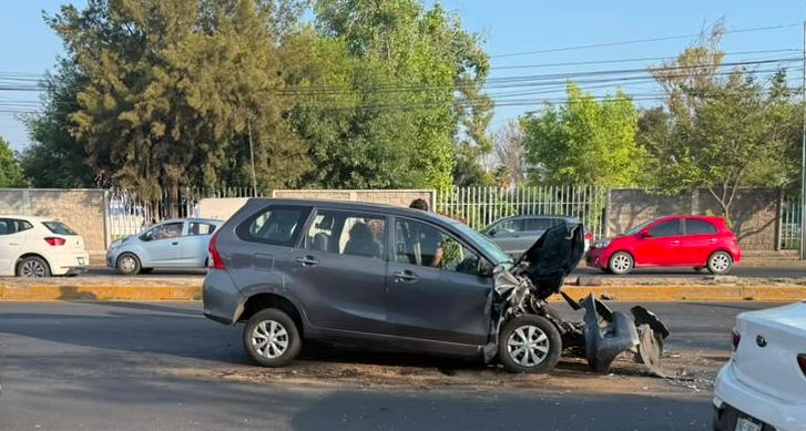 APARATOSO ACCIDENTE EN EL PASEO CONSTITUYENTES