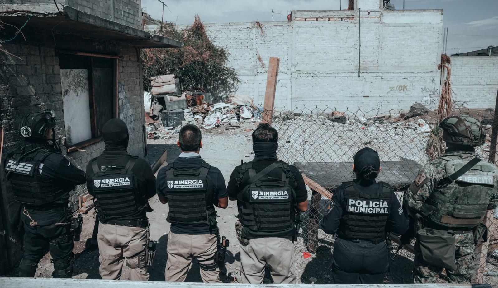 Sinergia realiza cateos en San Pedro Mártir; dos personas detenidas y narcótico asegurado
