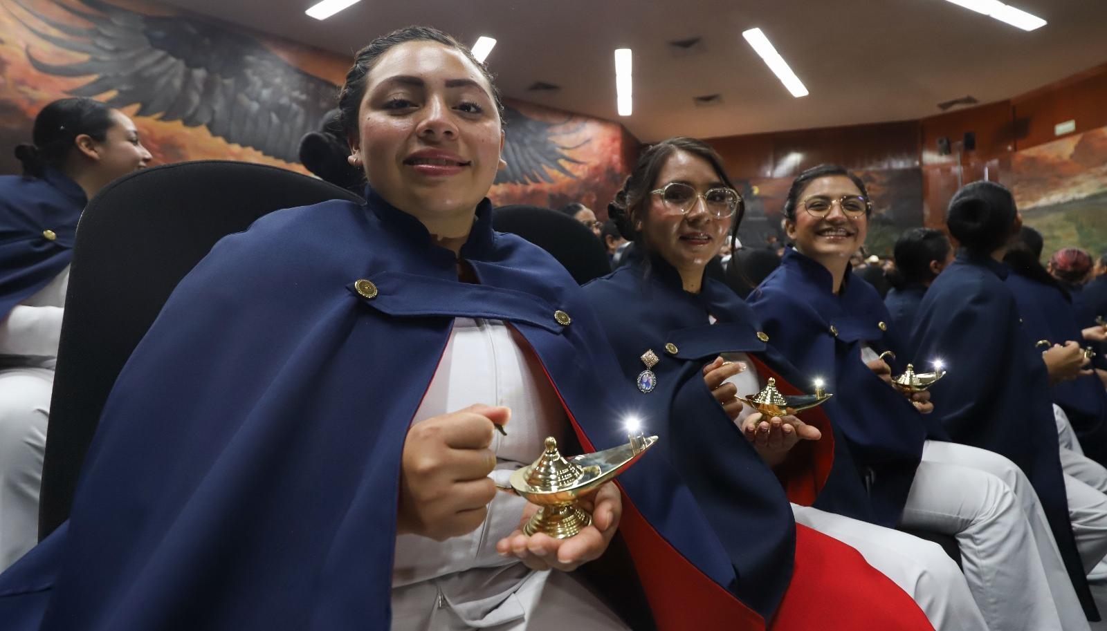 Inician 59 jóvenes de Enfermería UAQ su pasantía en el sector salud