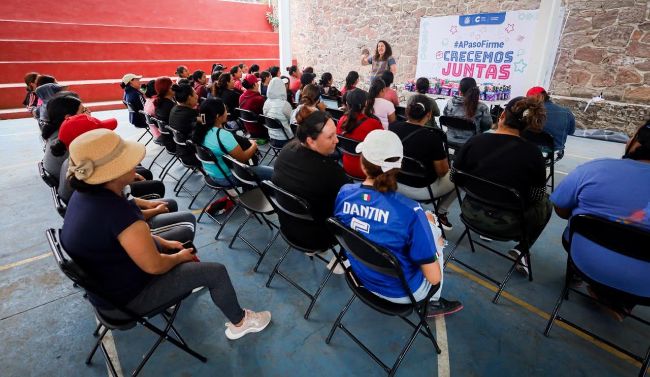 Municipio de Corregidora entrega 755 kits de gestión menstrual en comunidades