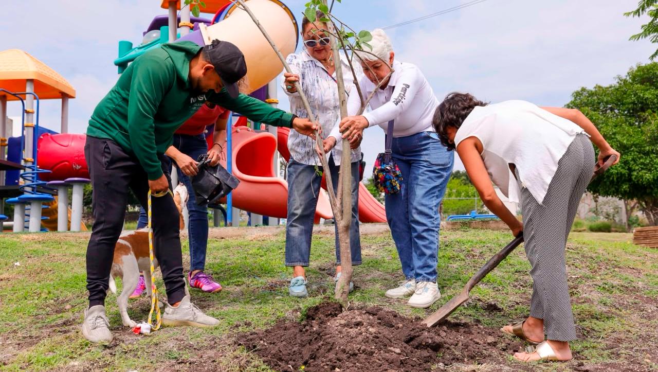 Corregidora celebra el Día del Árbol con reforestación y donación de cientos de ejemplares